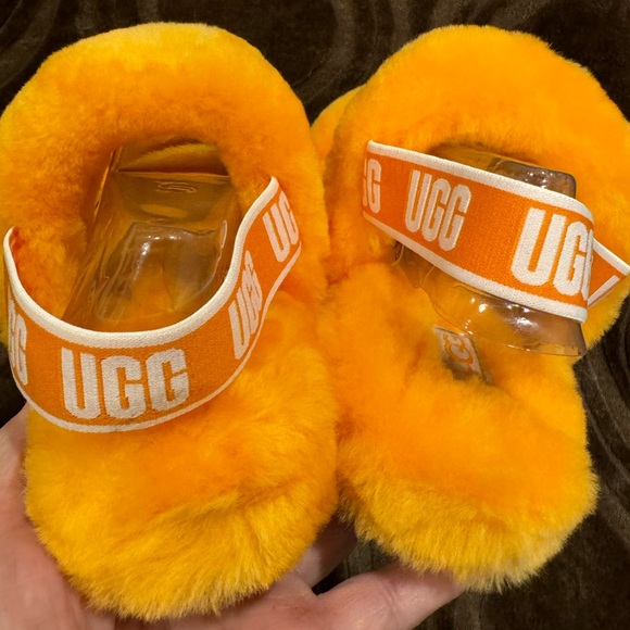 UGG Slippers sz 5. NIB - Picture 3 of 5